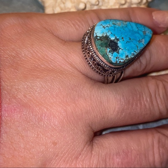 Vibrant Turquoise natural gemstone teardrop ring - Picture 5 of 7